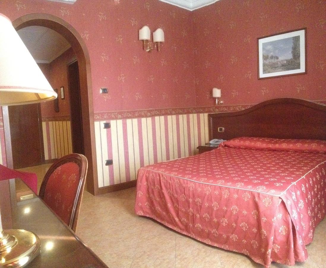 Al Boschetto Hotel Castel Volturno Kültér fotó